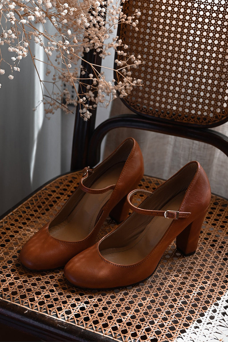 Caella™ | Alltags-Sandalen mit Riemen und einem kleinen Absatz