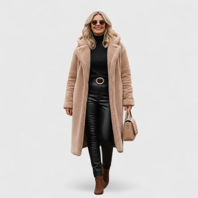 Brionyssa | Teddy Mantel