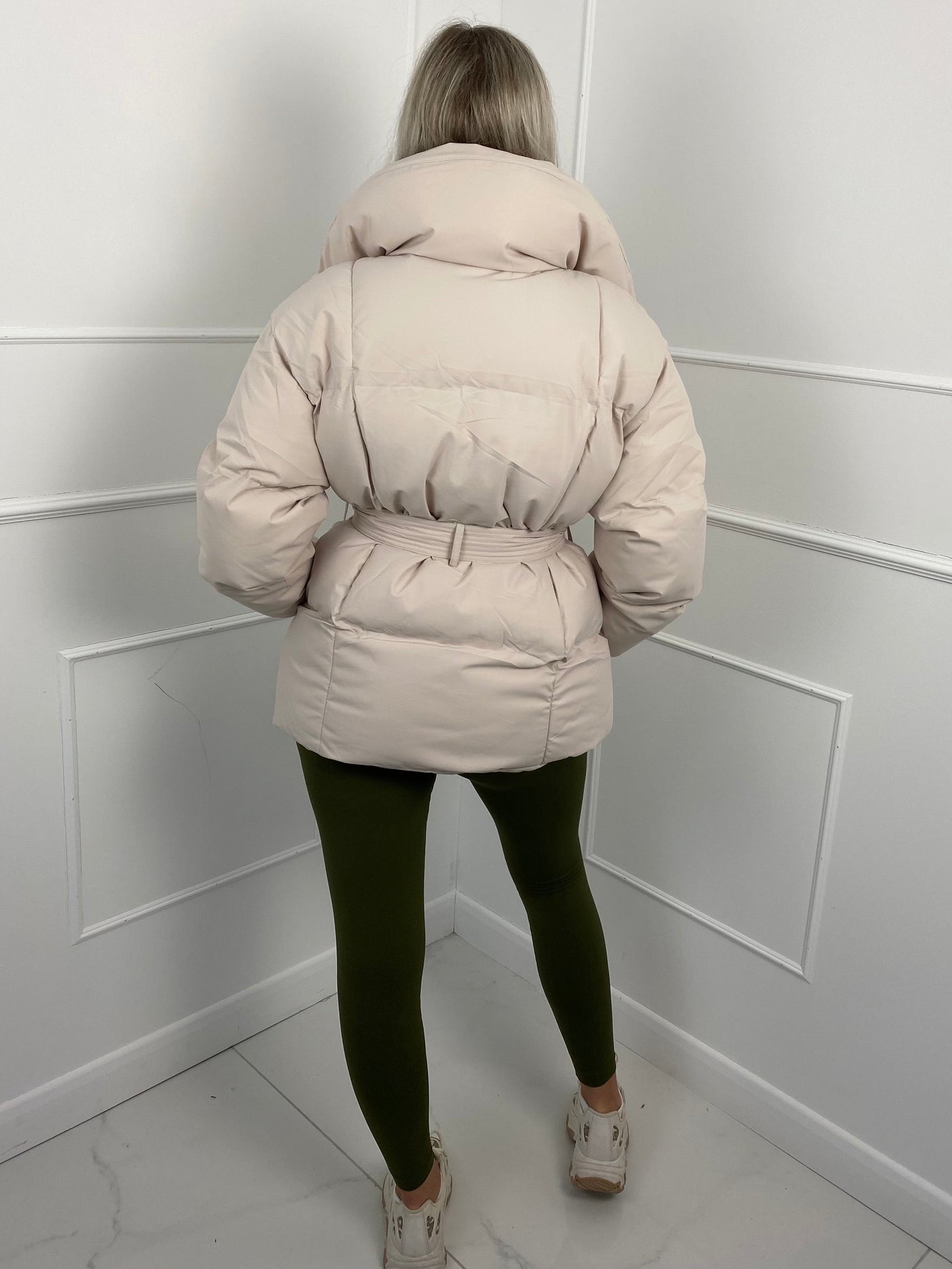 KARLY - Kurze Gürteltaschen-Pufferjacke