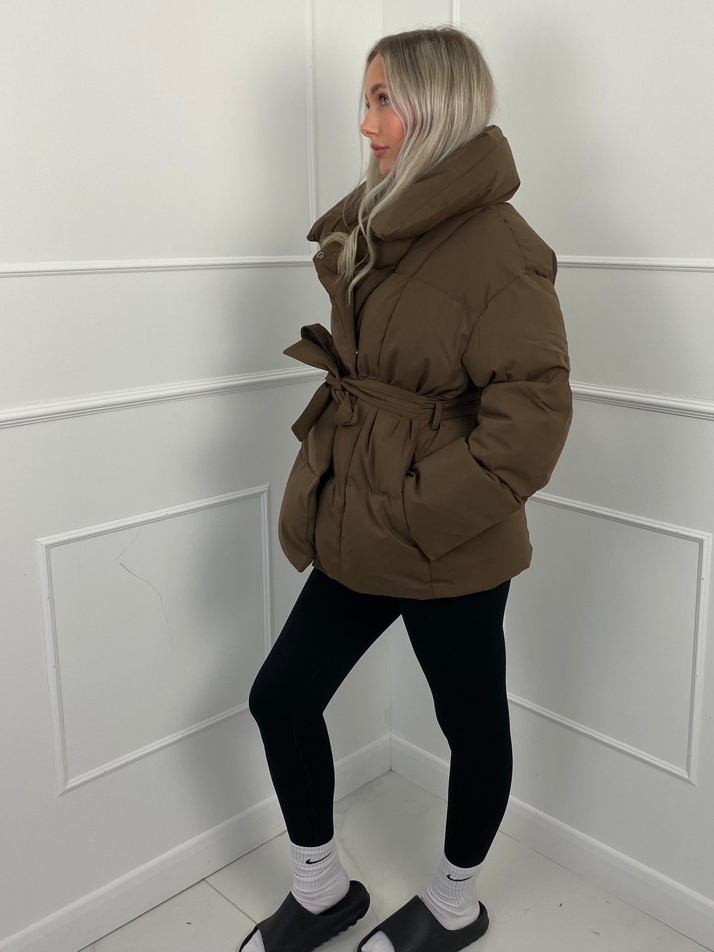 KARLY - Kurze Gürteltaschen-Pufferjacke