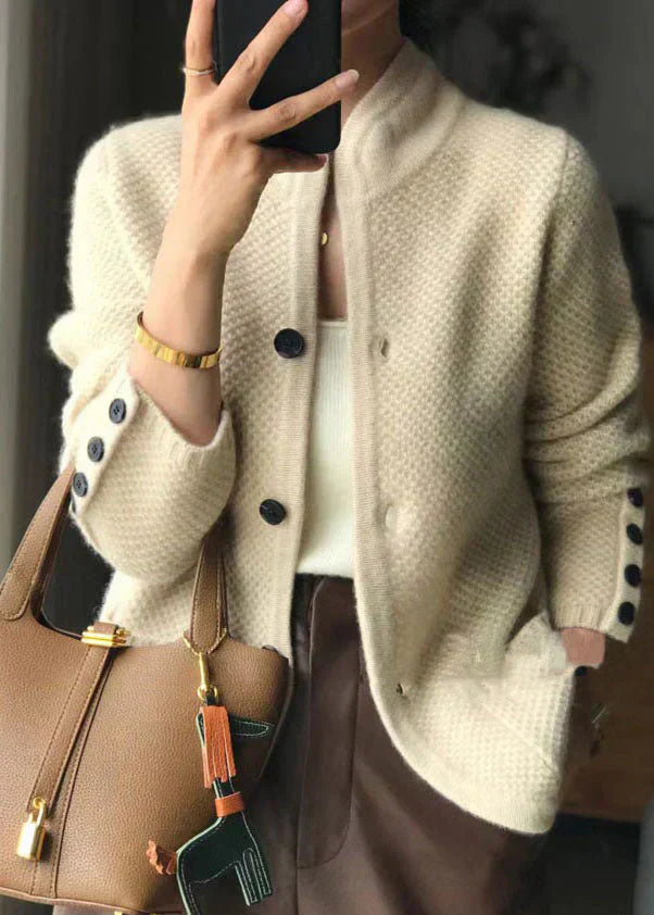 Claire – Strickjacke aus Wollmischung mit Knöpfen