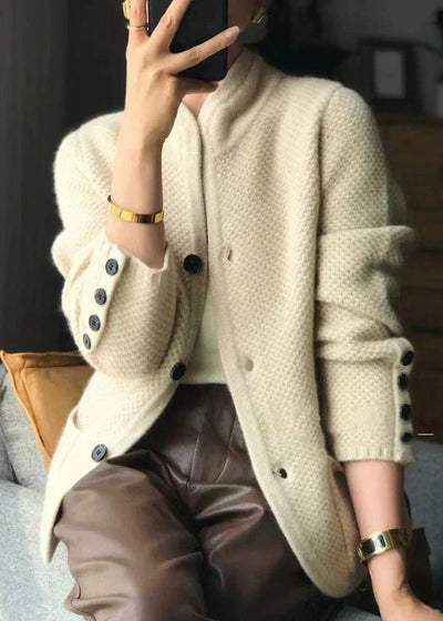 Claire – Strickjacke aus Wollmischung mit Knöpfen