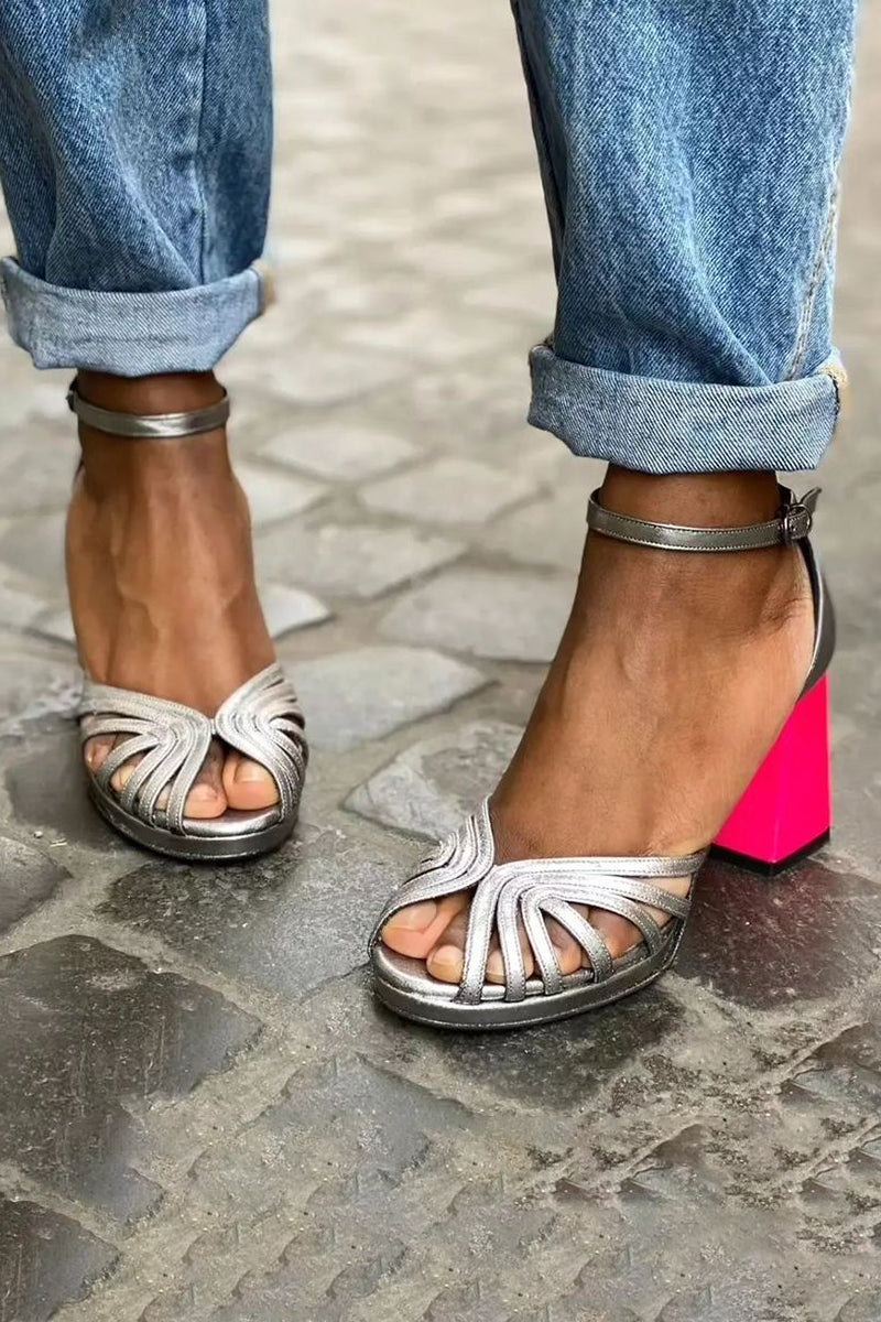 Naelle™ | Glänzende Sandalen mit breitem Absatz und eleganter Schnalle