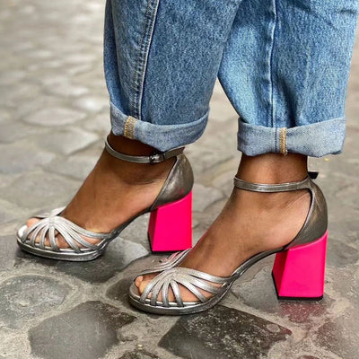 Naelle™ | Glänzende Sandalen mit breitem Absatz und eleganter Schnalle