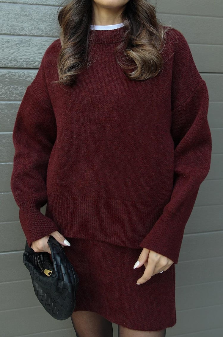 SOFIA – Pullover und Rock mit lockerer Passform