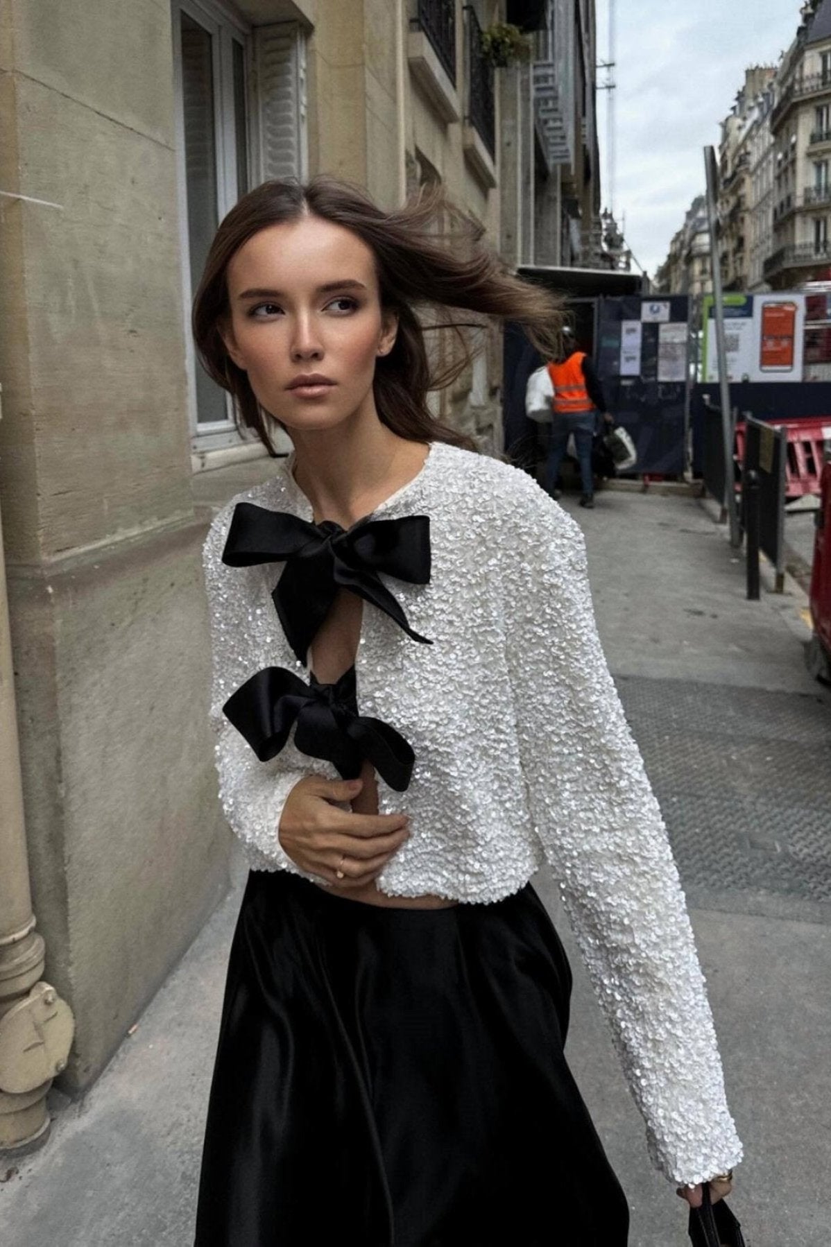 Noria™ | Moderne schicke Bluse mit Schleifenakzenten