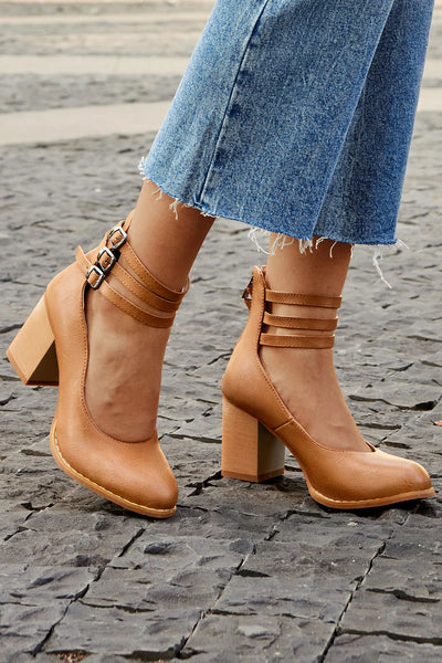 Caa™ | Glattleder-Sandalen mit Knöchelriemen und breitem Absatz
