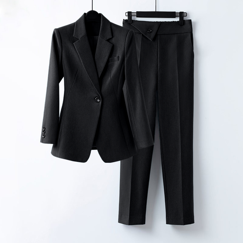 Elania – Zeitloses Blazer-Ensemble