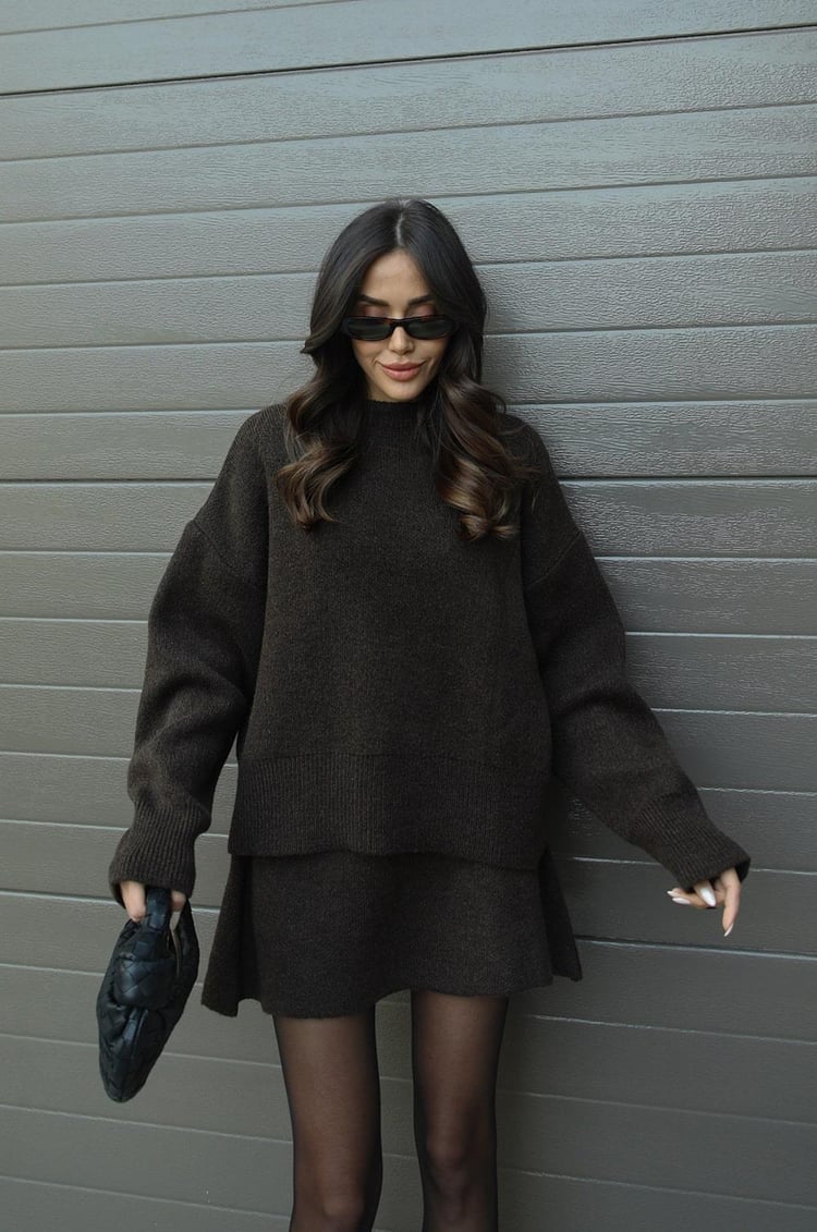 SOFIA – Pullover und Rock mit lockerer Passform