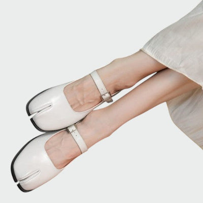 Olivia - Split-Toe Schnallen-Mary Janes