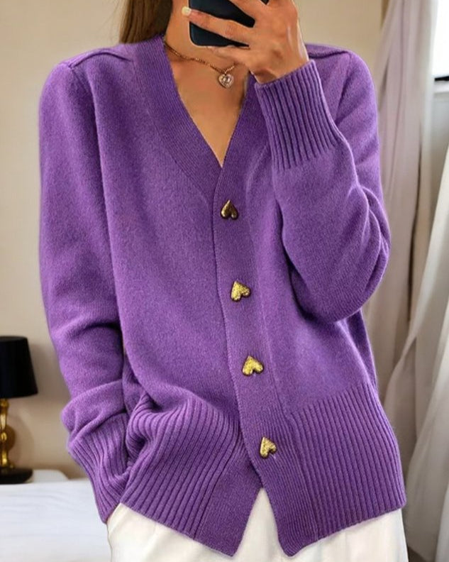 Adele – Weiche Strickjacke mit Herzknöpfen