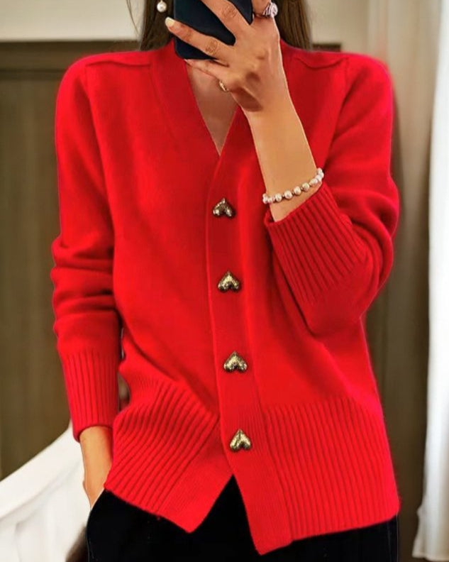 Adele – Weiche Strickjacke mit Herzknöpfen