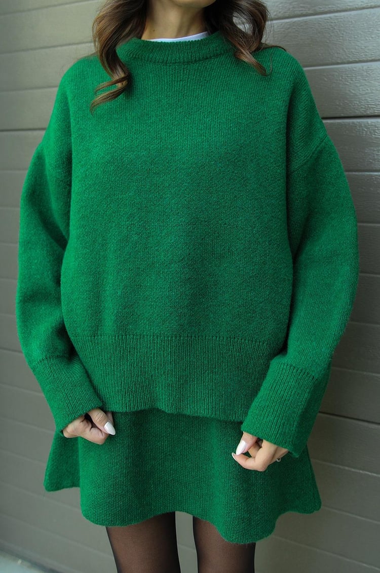 SOFIA – Pullover und Rock mit lockerer Passform