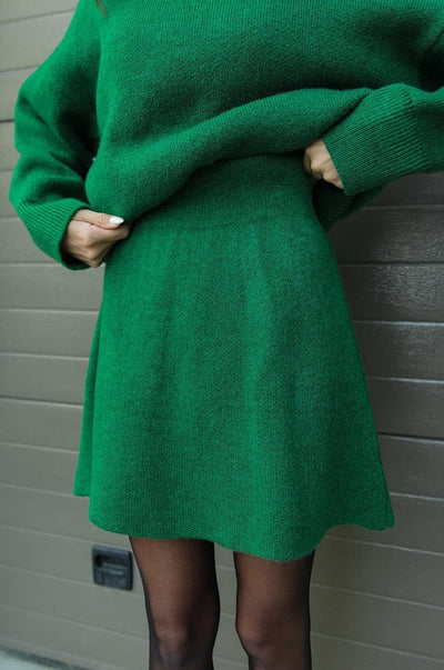 SOFIA – Pullover und Rock mit lockerer Passform